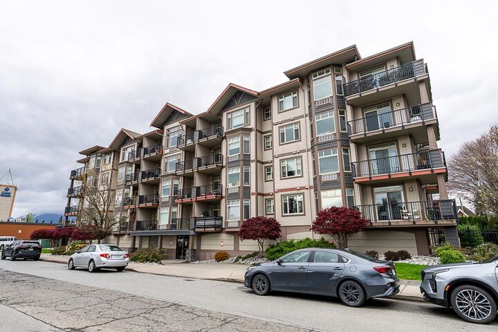 46021 Second Avenue 204 — photo 1