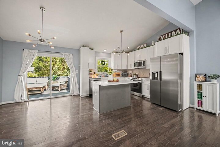 Property Photo: 7511 Daughtry Drive VA 22407