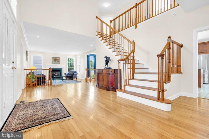 Property Photo:  7 Chaucer Court  NJ 08550 