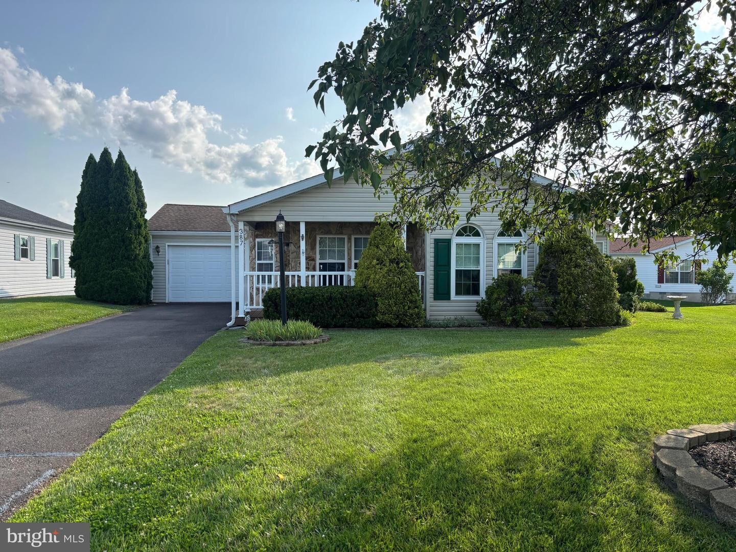 Property Photo:  387 Thrush Court W  PA 18938 