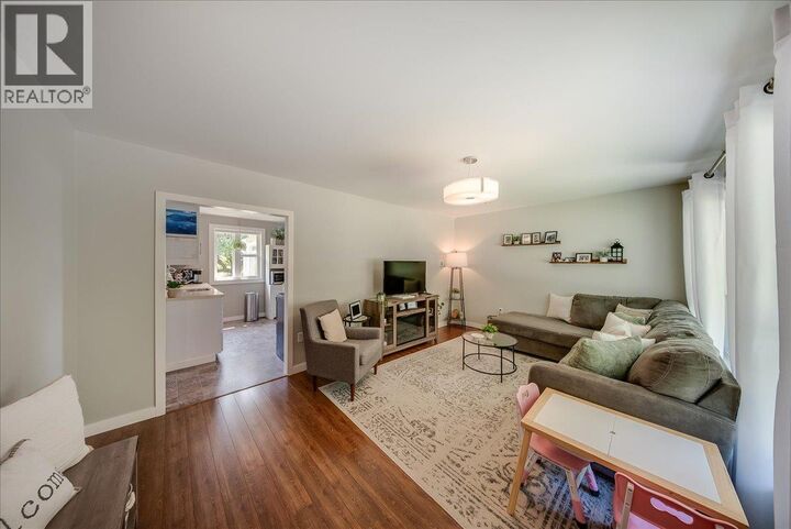 Property Photo: 1112 Marianna Crescent BC V1R 1C7