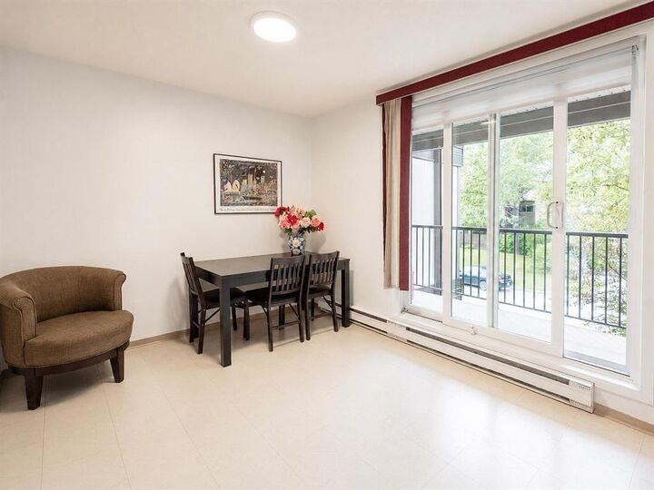 Property Photo:  470 Kenaston Boulevard  MB R3N 1Z1 