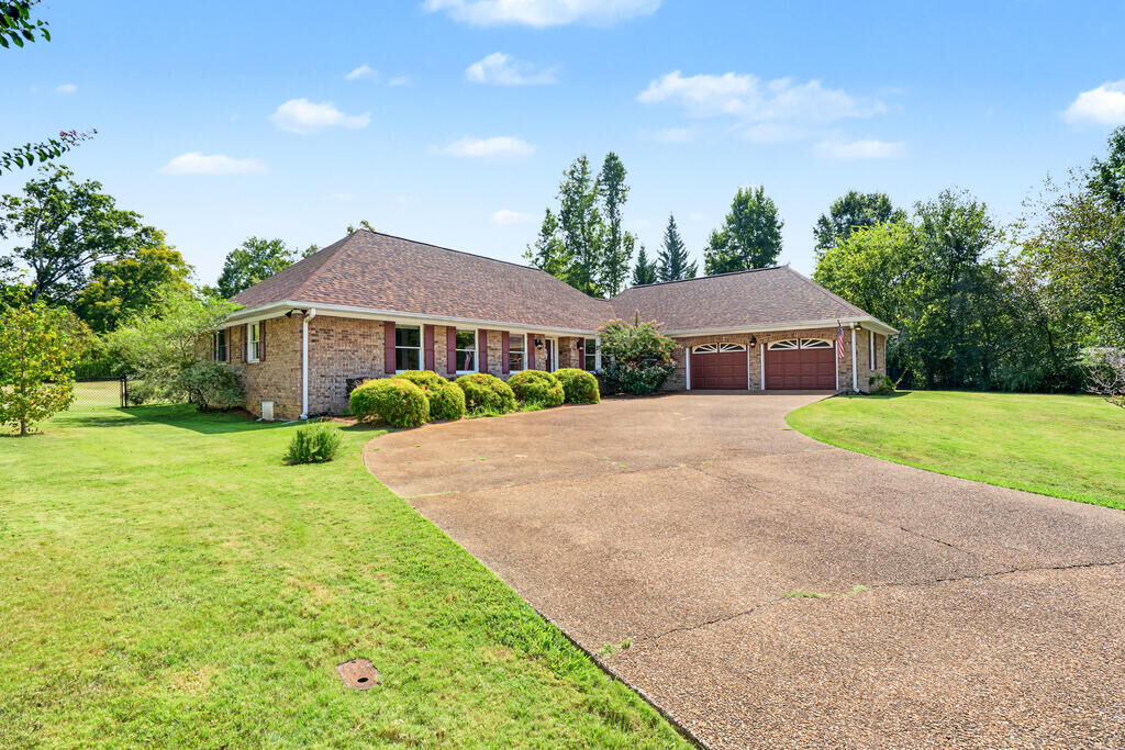 Property Photo:  308 Pheasant Drive  GA 30721 
