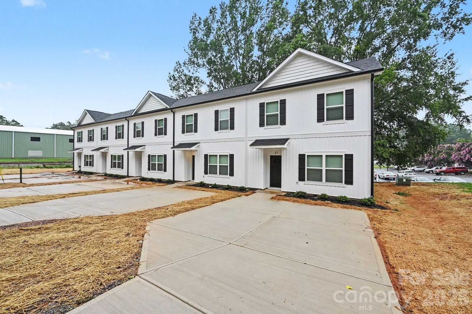 Property Photo: 53 E 13th Street NC 28658
