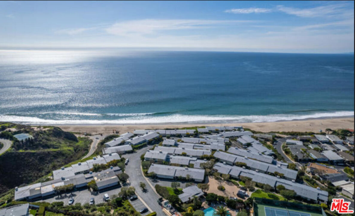 Property Photo:  6798 Las Olas Way  CA 90265 