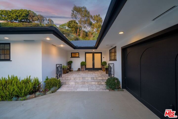 Property Photo:  9023 Alto Cedro Dr  CA 90210 