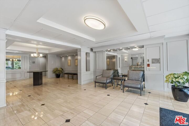 Property Photo: 906 N Doheny Dr, Unit 221 CA 90069