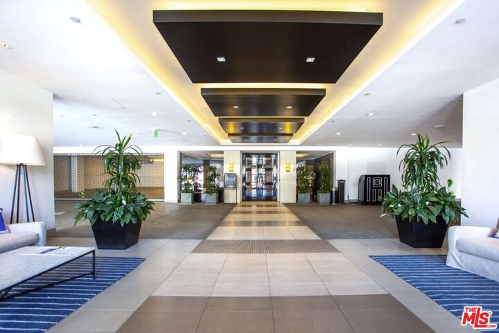 Property Photo:  8500 Burton Way, Unit 614  CA 90048 