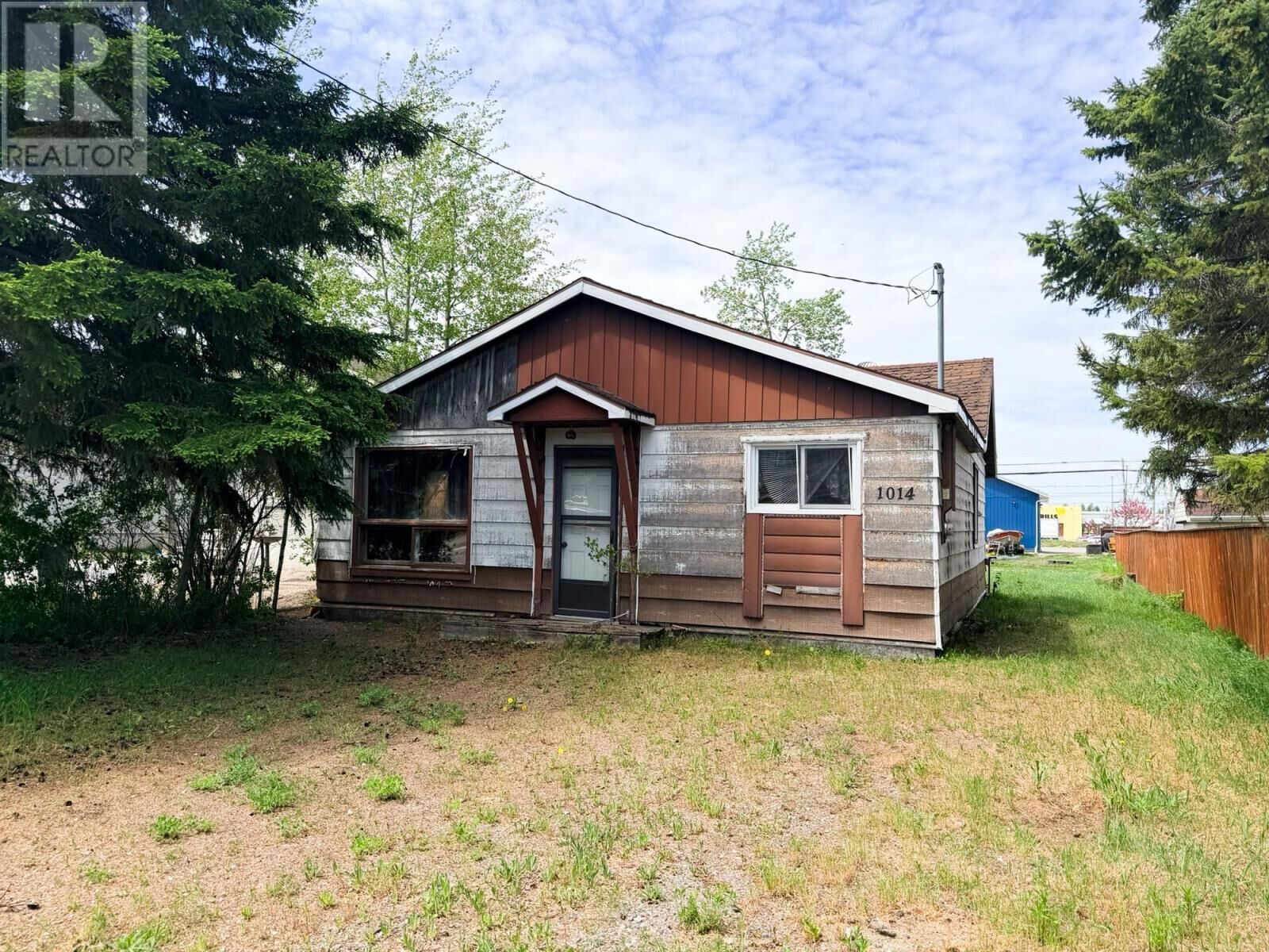 Property Photo:  1014 First St E  ON P0T 1M0 