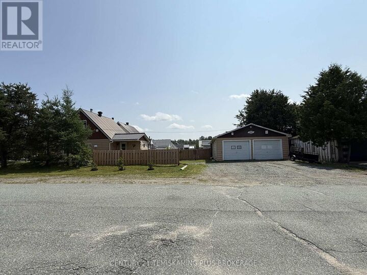 Property Photo:  19 Twentyeighth Street  ON P0K 1X0 
