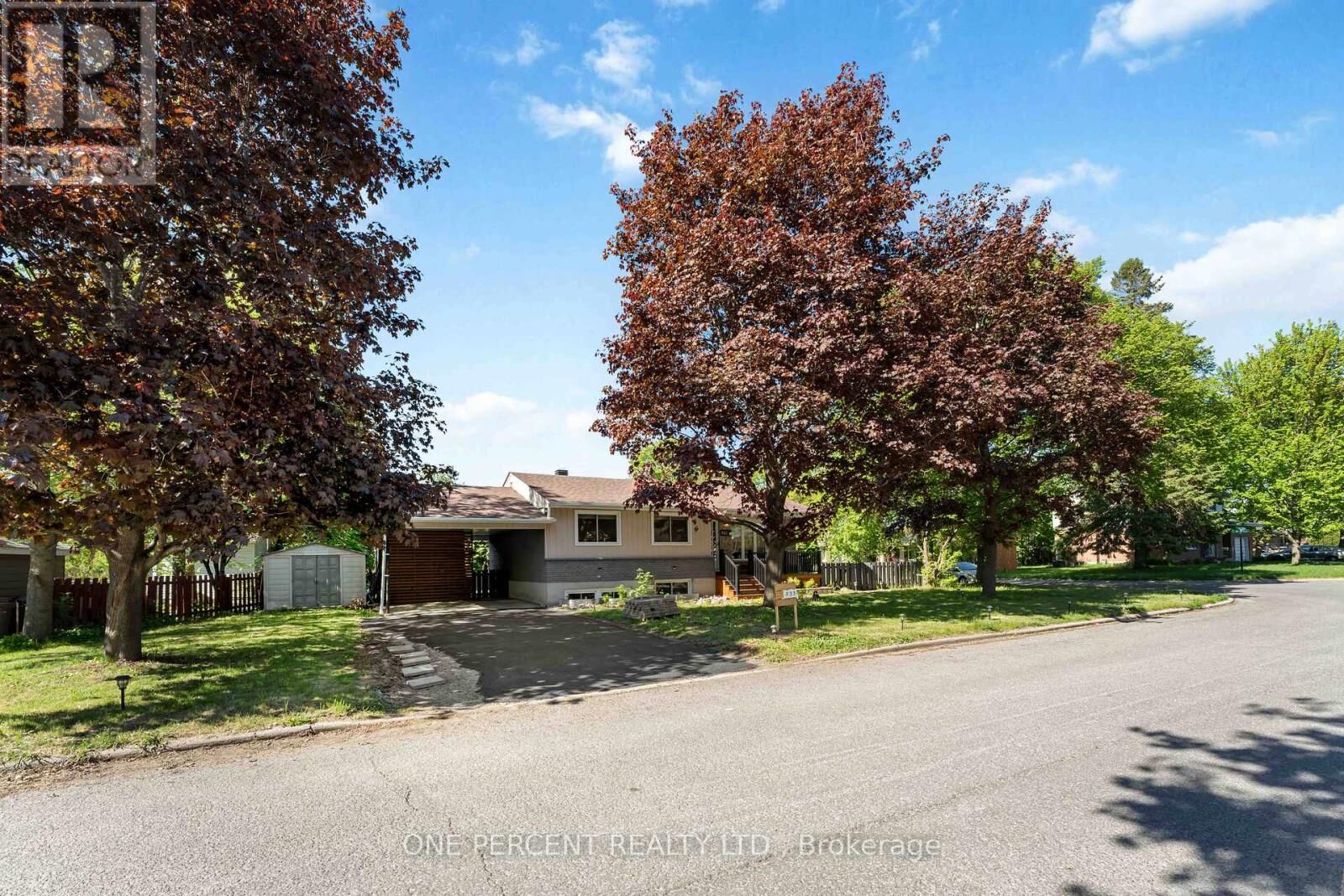 Property Photo:  933 Kincaid Court  ON K1V 6N7 