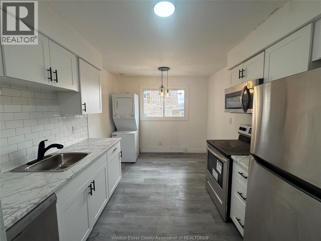 Property Photo:  3150 Peter St 8  ON N9C 1H3 