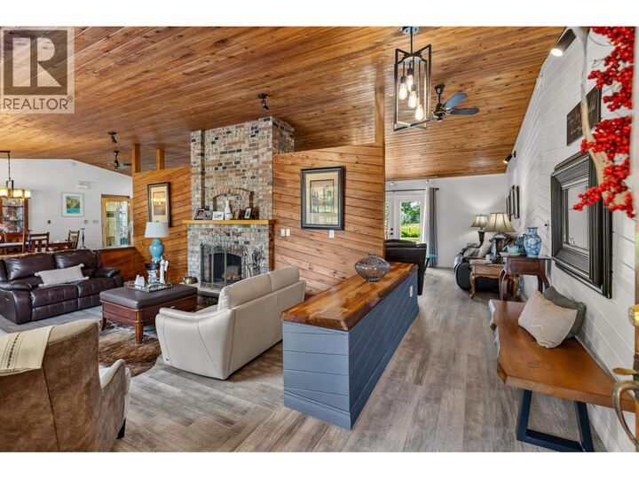 Property Photo:  5455 Courval Road  BC V2N 6A4 