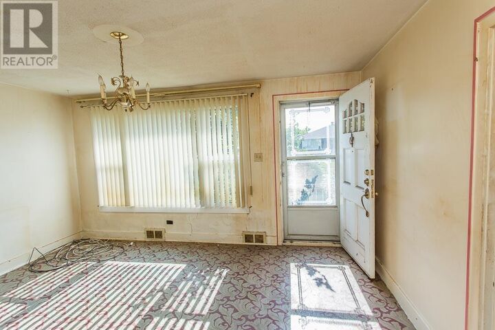 Property Photo:  372 Seventh Ave  ON P6C 4E4 