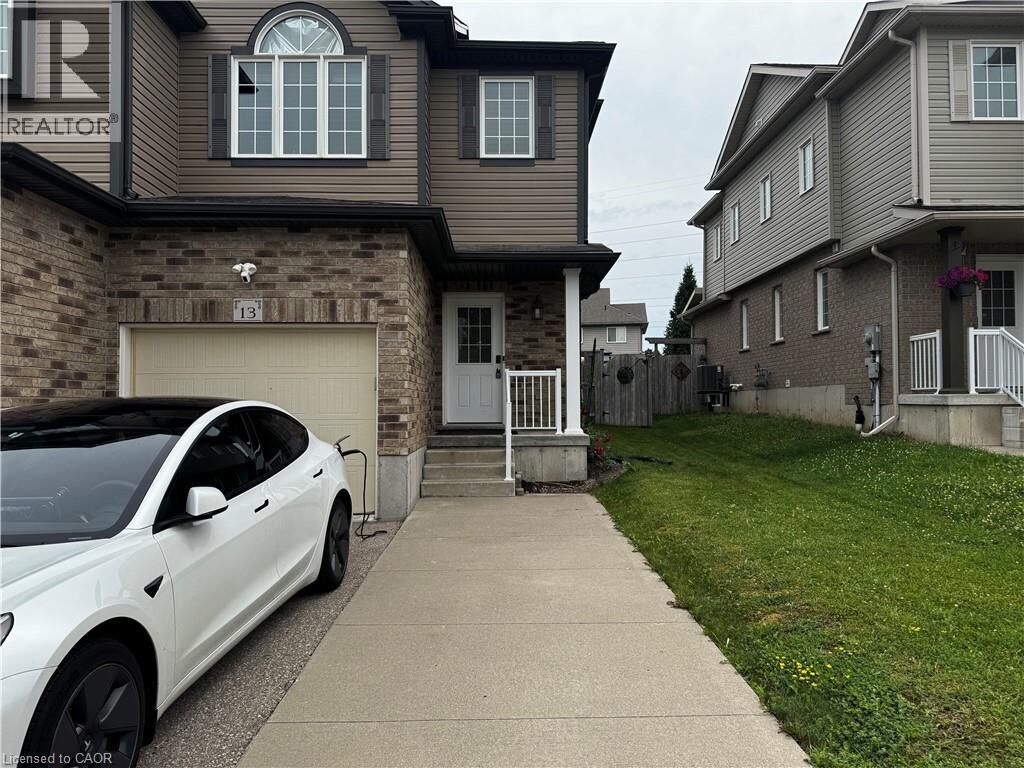 Property Photo:  13 Sorrento Street  ON N2R 0A4 