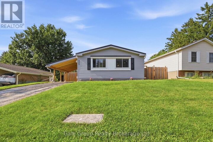 Property Photo: 925 Sunset Boulevard ON N4S 4A5