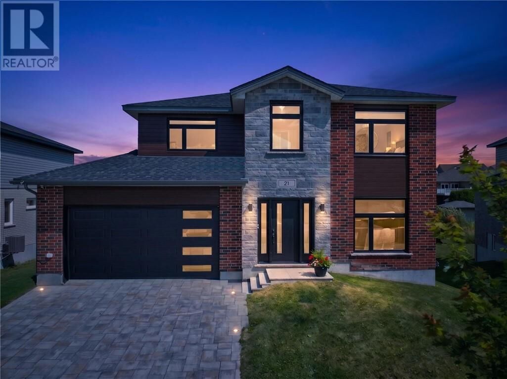 Property Photo:  21 Vega Court  ON P3E 0A6 
