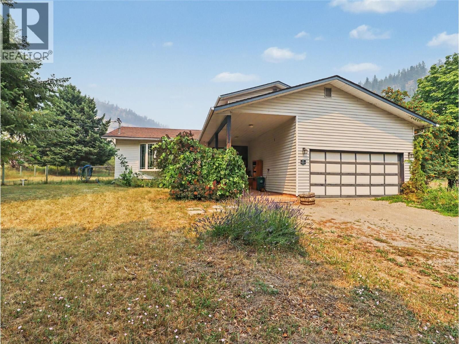 Property Photo: 4055 Victoria Road BC V0H 1H5