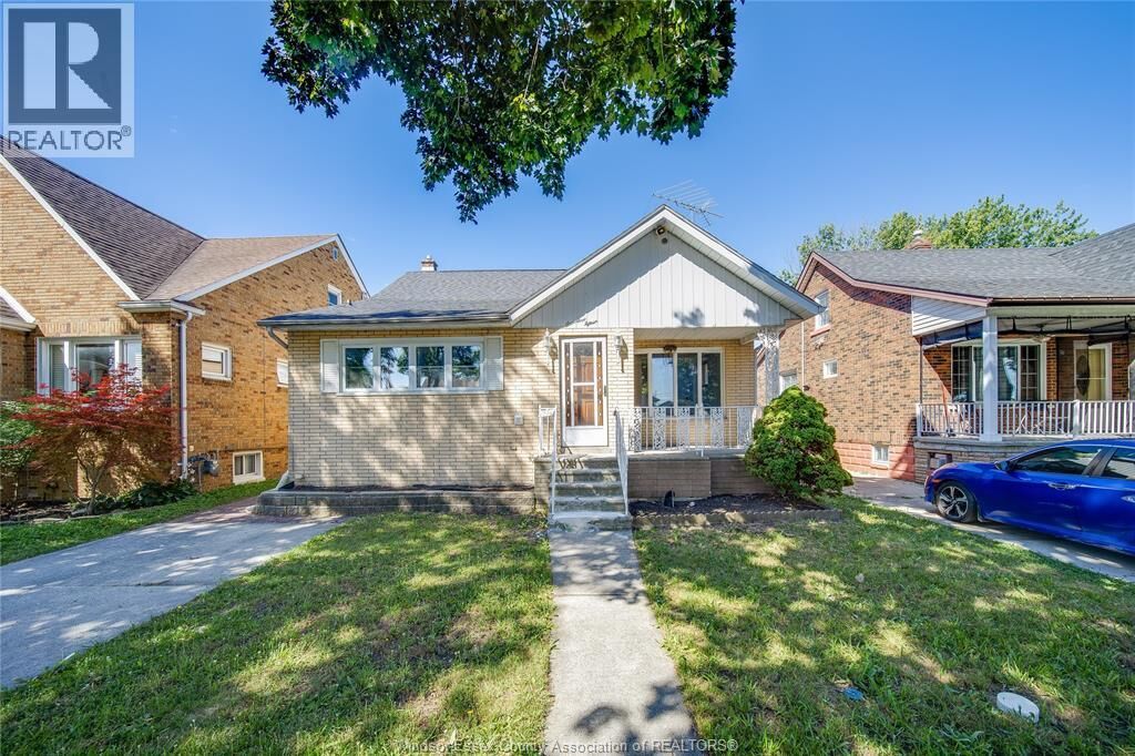 Property Photo:  1715 Alexis Road Upper  ON N8Y 4P3 