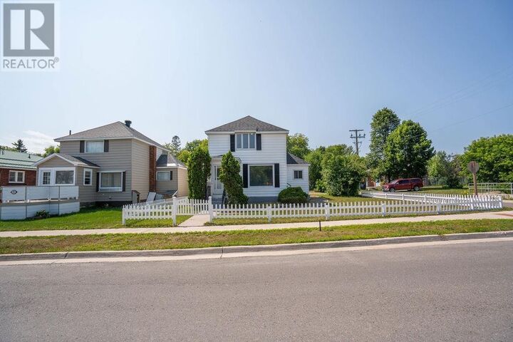 Photo de la propriété: 275 John St ON P6A 1P4