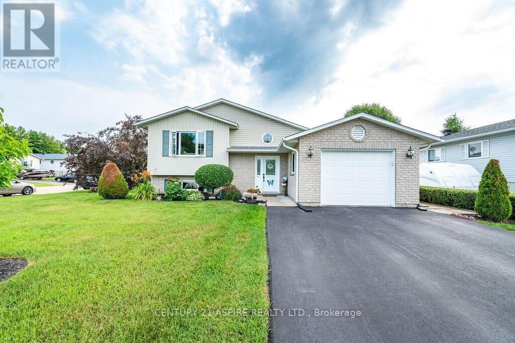 Property Photo:  3 Highland Park Drive  ON K8H 3S2 