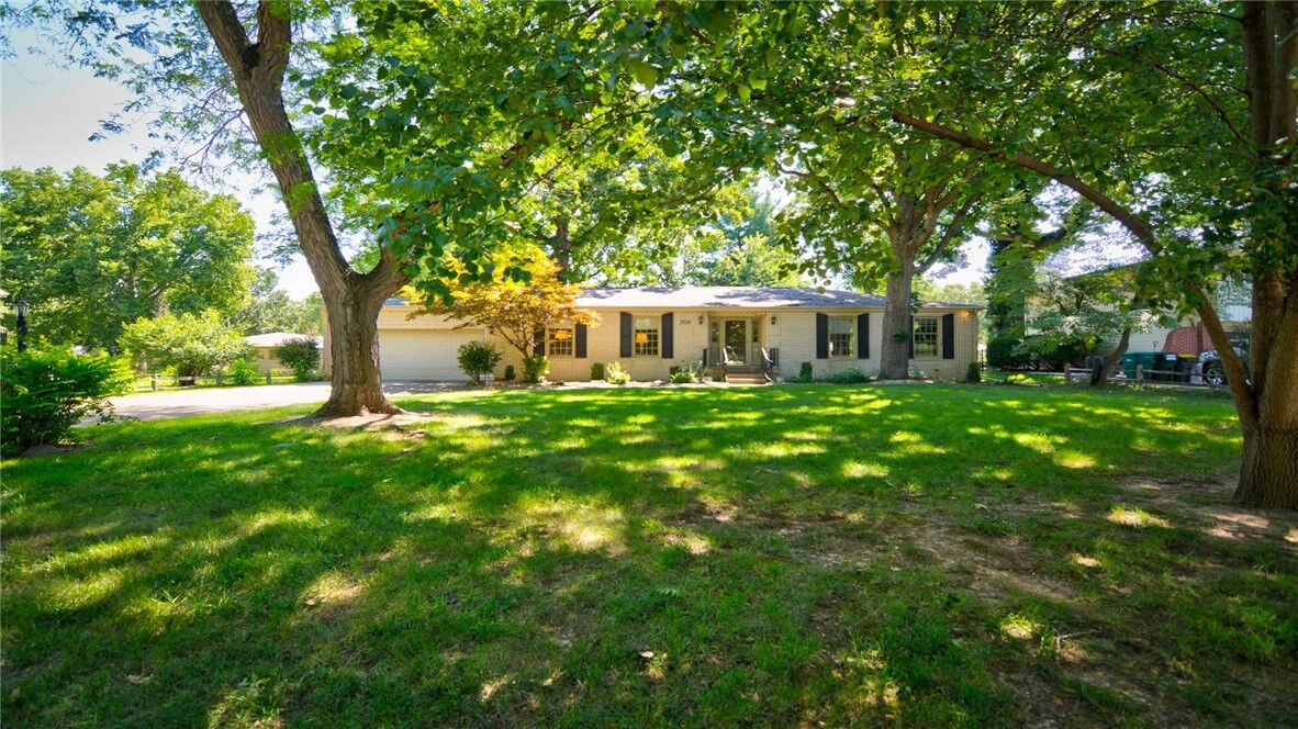 Property Photo:  5224 Yavapai Drive  IL 62535 