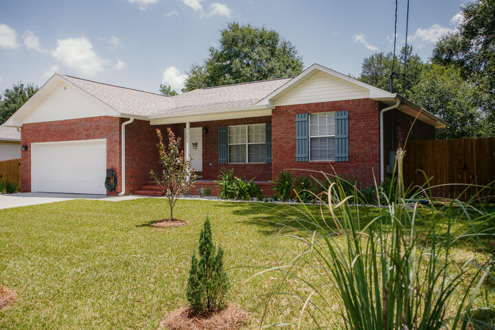 Property Photo:  7282 Birdie Lane  FL 32570 