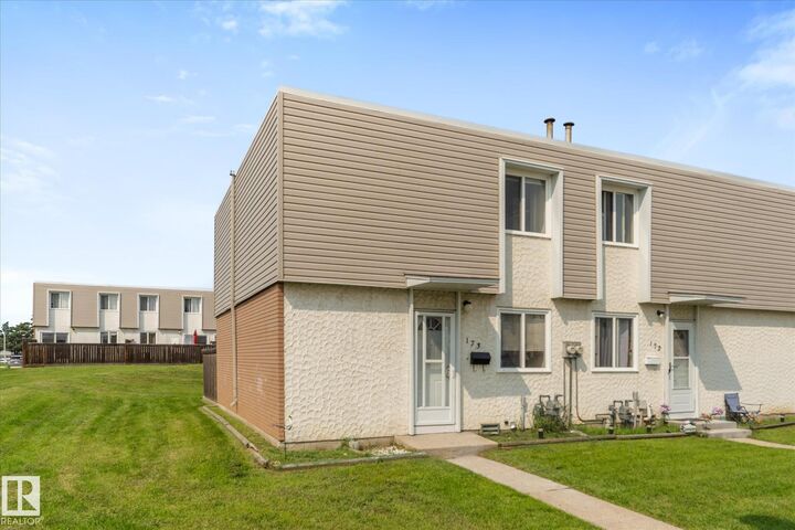 Property Photo:  173 Cornell Court NW  AB T5C 3C3 