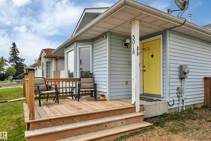 Property Photo:  5018 52 Street  AB T0C 0V0 