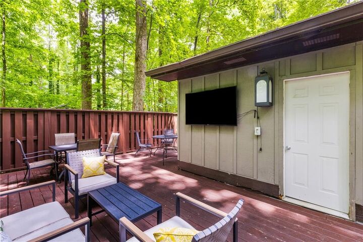 Property Photo:  482 Shady Lane Circle  GA 30115 