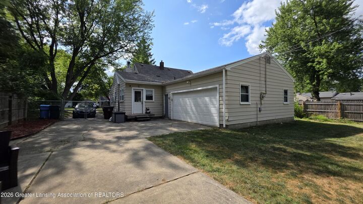 Property Photo:  3317 S Catherine Street  MI 48911 