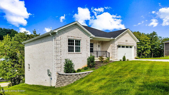 Property Photo: 4406 Stone Wynde Dr KY 40272