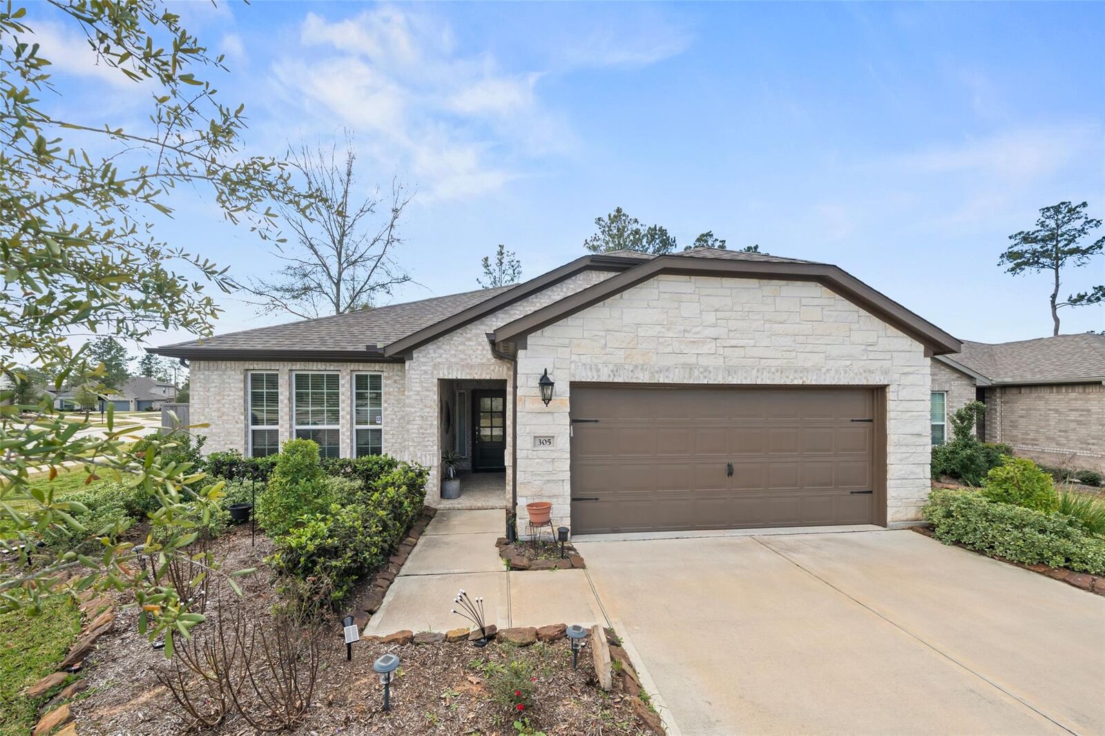 Property Photo: 305 Royal Lily Trail TX 77316