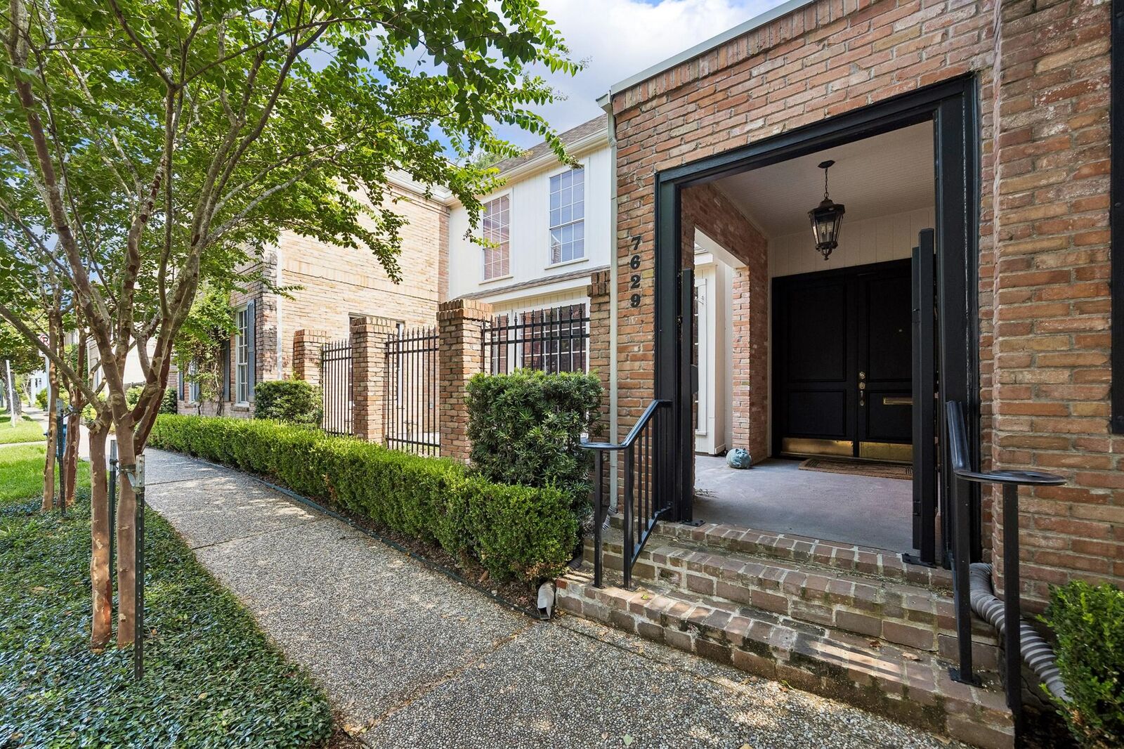 Property Photo: 7629 Del Monte Drive TX 77063