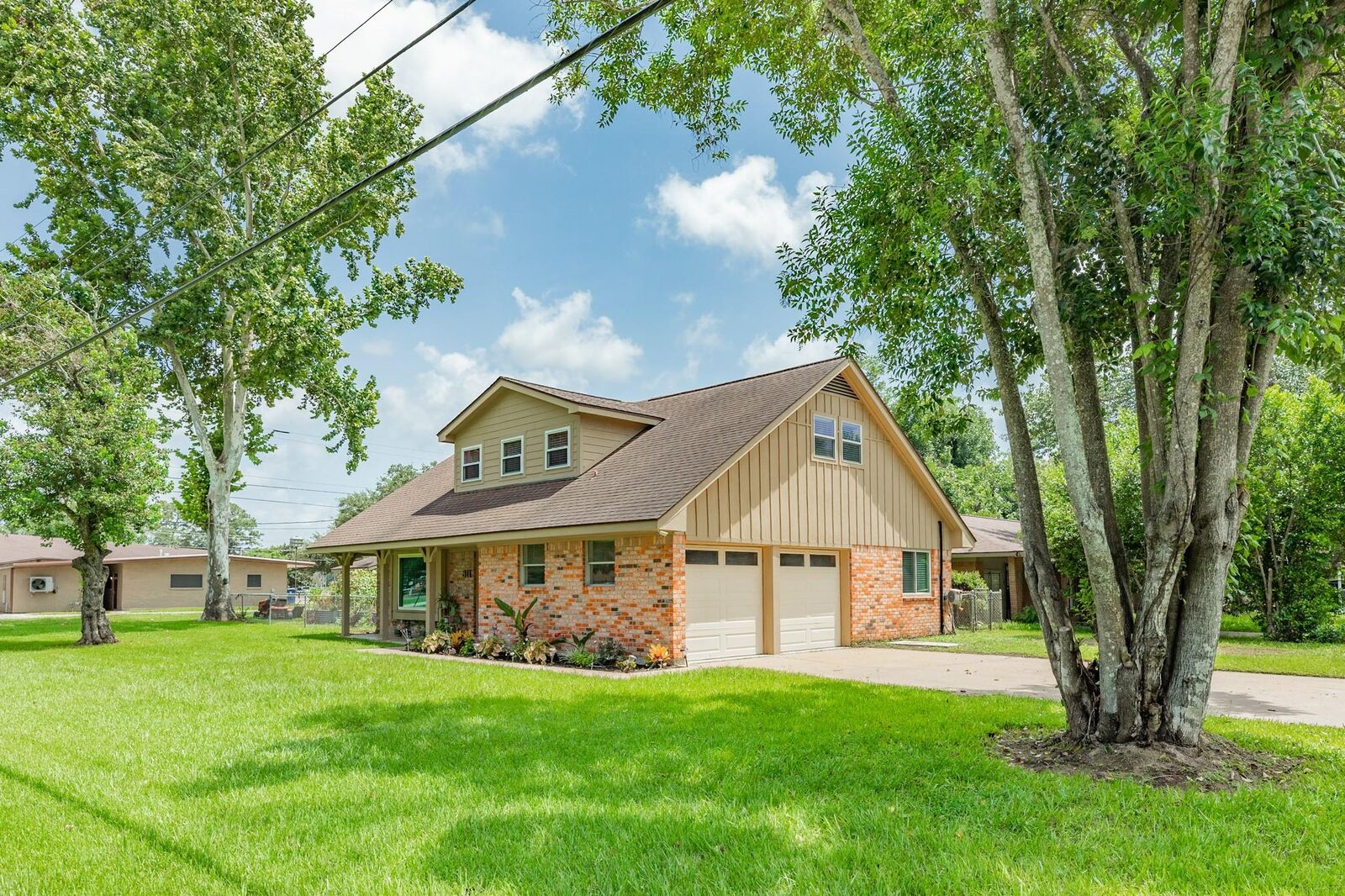 Property Photo: 811 Loggins Drive TX 77486