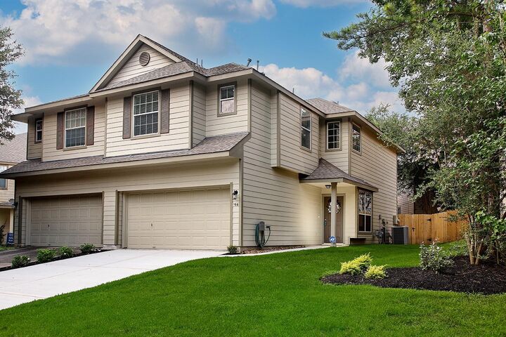 Property Photo:  166 N Burberry Park Circle  TX 77382 