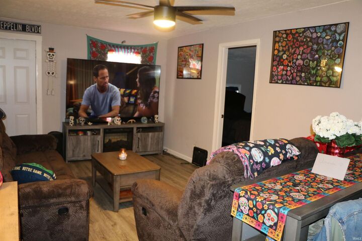 Property Photo:  1617 1/2 E 4th Street  IN 46544 