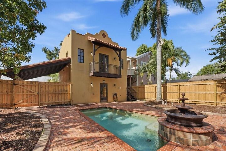 Property Photo:  1719 7th Street  FL 34236 