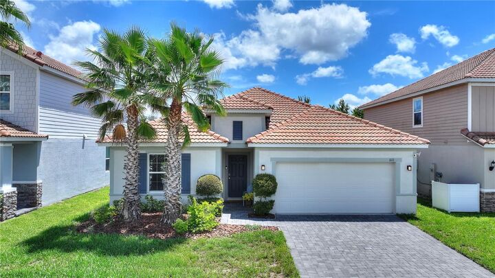 Property Photo: 1111 Oak Bluff Drive FL 33837