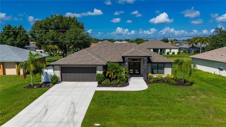 Property Photo:  429 Londrina Drive  FL 33983 