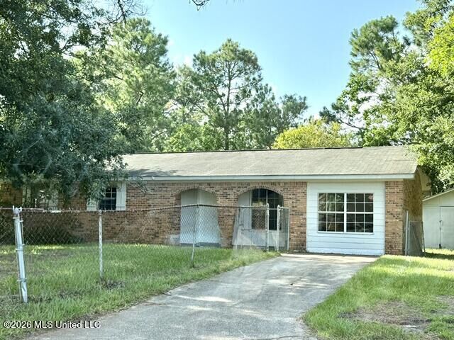 Property Photo: 2008 E Clemson Circle MS 39553