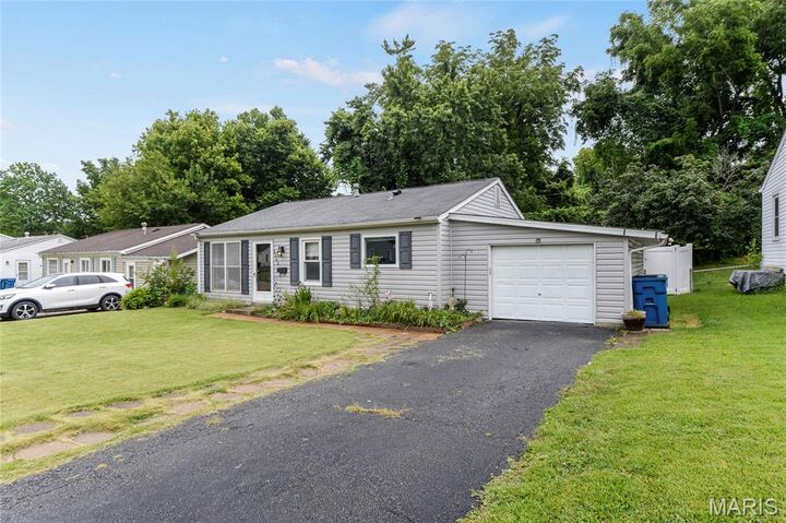 Property Photo:  2662 Bonniebrook Drive  MO 63043 