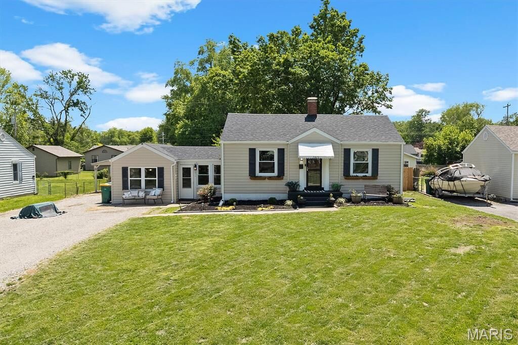 Property Photo: 305 Marilyn Drive IL 62269