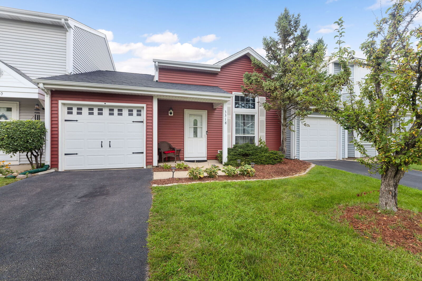 Property Photo:  3318 Southport Drive  IL 60042 