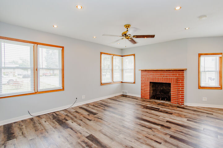 Property Photo:  10113 McLean Avenue  IL 60164 