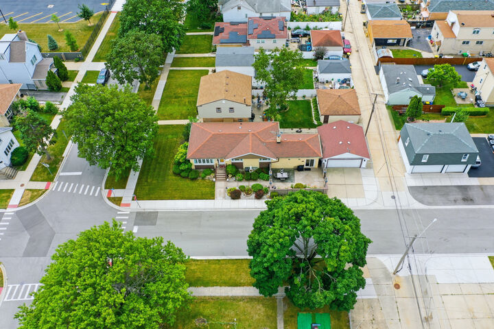 Property Photo:  4850 Michigan Avenue  IL 60176 