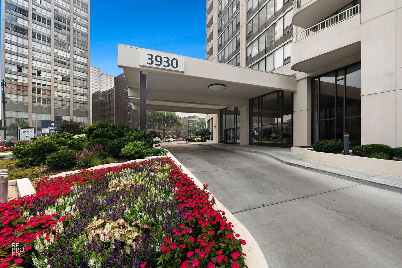 Property Photo:  3930 N Pine Grove Avenue 2903  IL 60613 