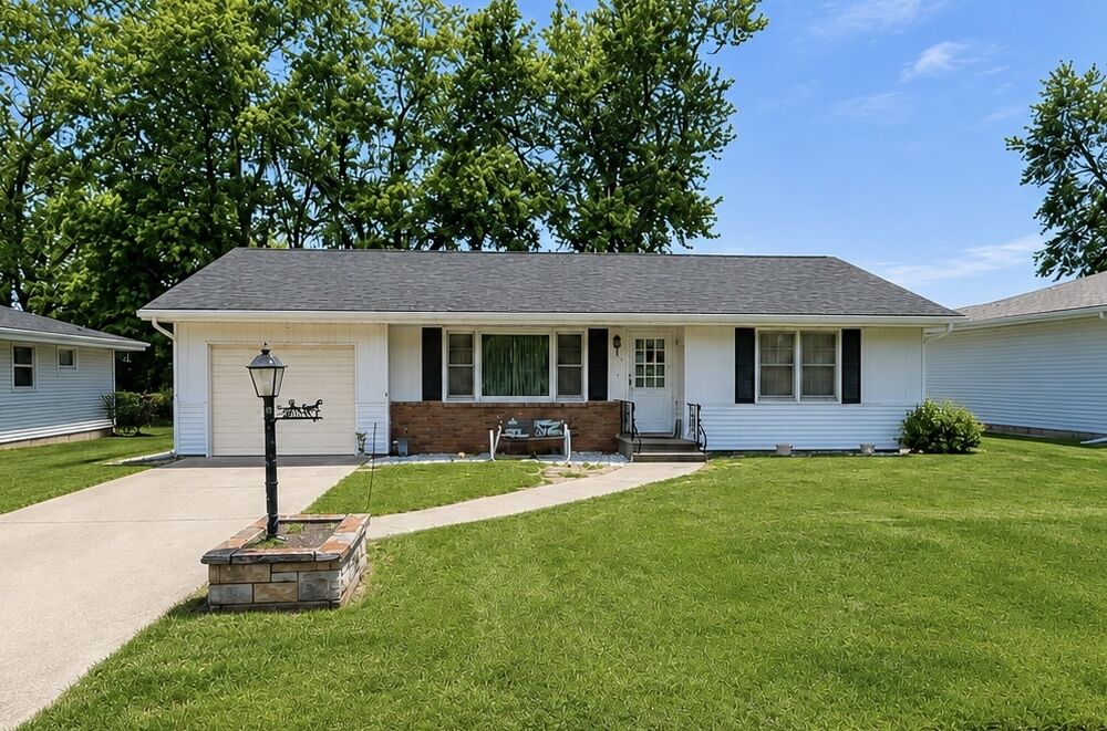 Property Photo:  
