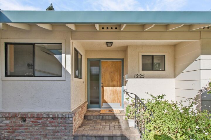 Property Photo: 1225 Cedar Place CA 95616