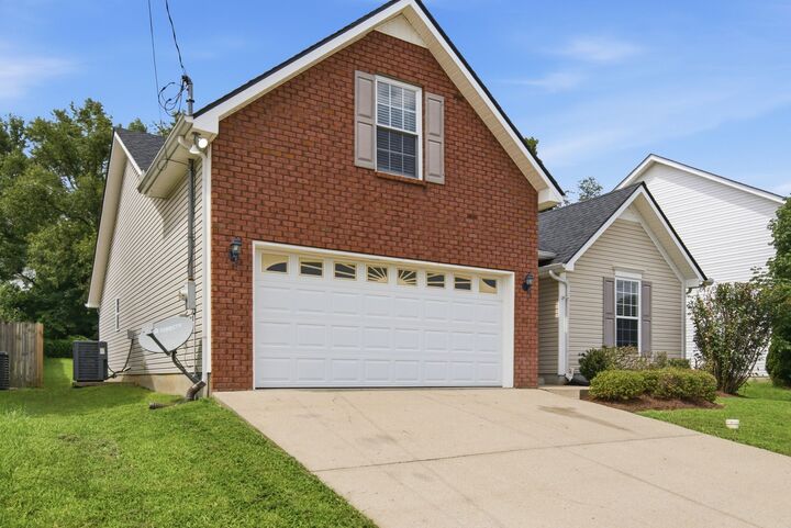 Property Photo: 8816 Cressent Glen Ct TN 37013